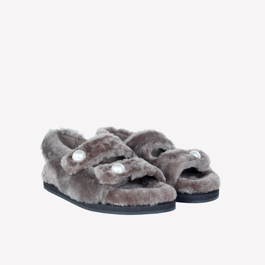 SHEEPSKIN SANDAL WITH PEARL ACCESSORY COLLIN - Sandals | Roberto Festa