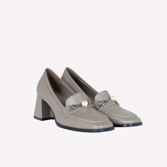 ACACIA NAPPA LOAFER WITH PEARL ACCESSORY GERT - Loafers | Roberto Festa