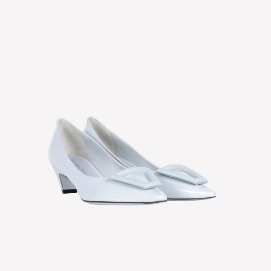 ICE BRUSHED CALFSKIN PUMPS WITH MATTE ACCESSORY MOON - Bianco | Roberto Festa